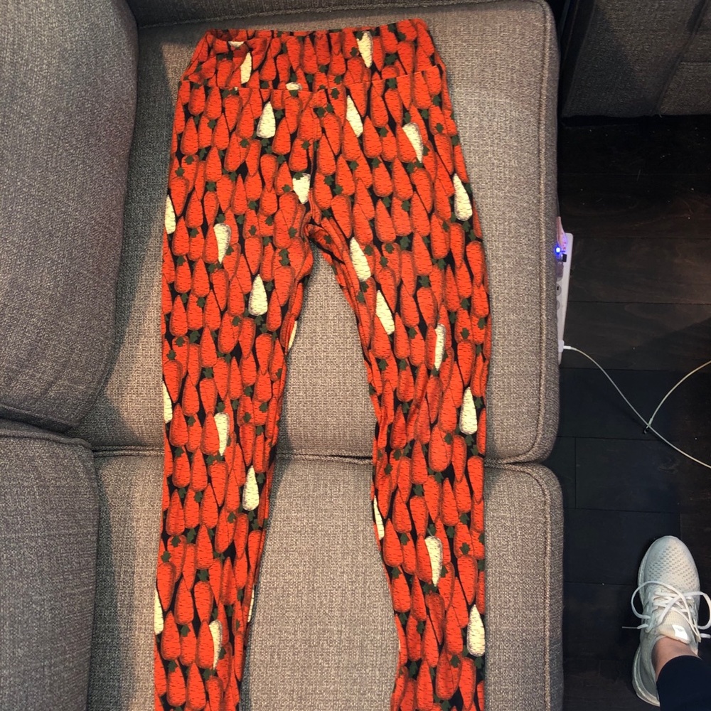Lularoe leggings carrot pattern